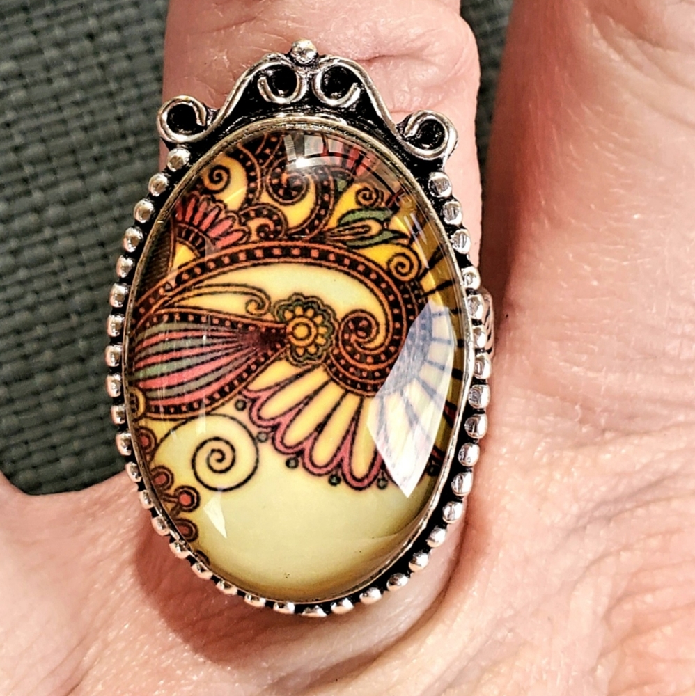 New Paisley Art Glass Abstract, Hypnotic, Optical Illusion 925 Silver Ring.